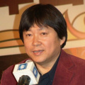 梁静身着流苏西装 梁朝伟新片《寂静的朋友》上映，嘿！